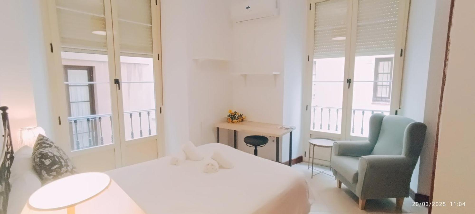Centro De Malaga Fernan Gonzalez Apartment Luaran gambar